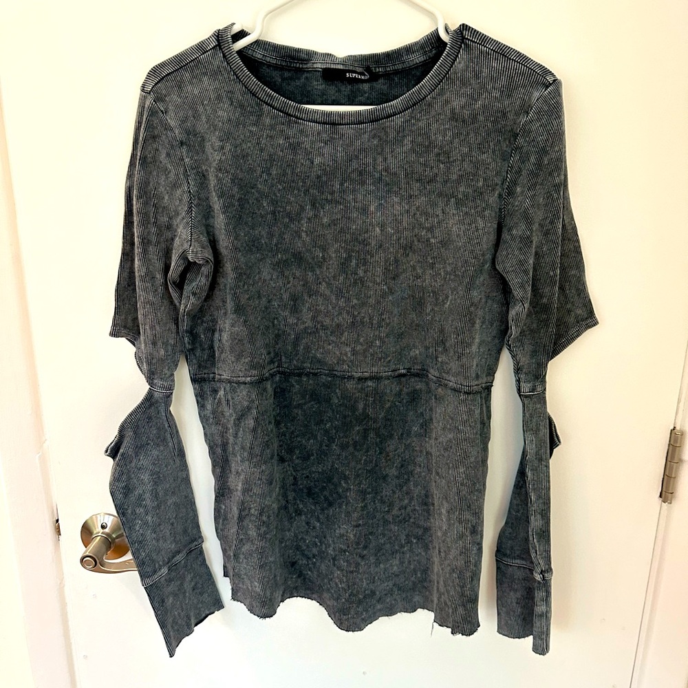 Super Mom Soft Stretch Gray Top Cut-out Elbows